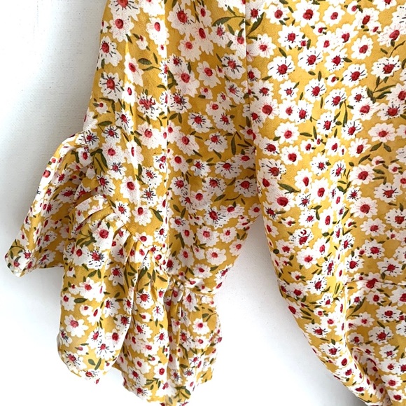 O. Vianca Yellow Flower Flutter sleeve Wrap Boho Crop Top, Size S - Picture 9 of 9